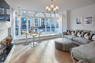 Host & Stay | Oxford House