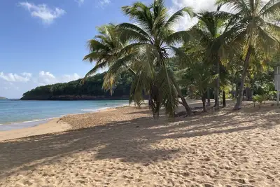 Image de Coco-Mango Apt. B, Studio cosy, vue mer à 250 m de la plage de la Perle