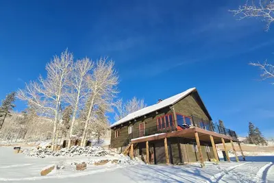 True mountain getaway with easy drive to over 6 ski resorts.