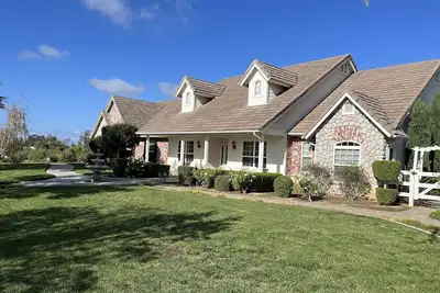 Image de Beautiful Temecula Wine Country Home surrounded by Vineyards