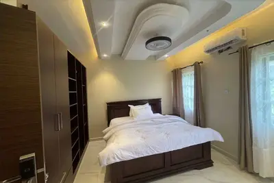 Image de Fully Furnished Luxury 2 Br Apartment