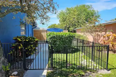 Image de In the heart of Stuart-close to beaches