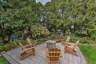Image de Airy Cottage Close to Rock Lake w/ Fire Pit!