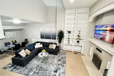 Image de Group Lux in Old Town/Gold Coast (+private roof)