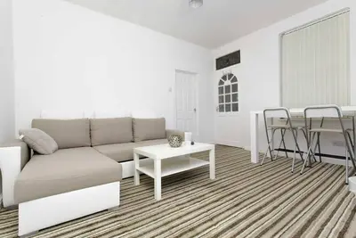 Image de Maison-Salle de bain et douche-2 bedroom House - Sleep 5