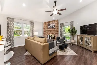 Image de Family-Friendly Home Near Great Southwest Equestrian Center – Horse Show Special