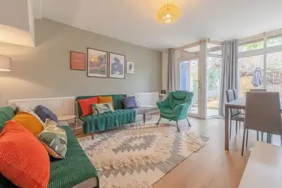 Image de Central 3bd House With Garden - 4min walk to Tube!