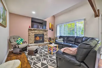 15 Mi to Skiing: Charming Tobyhanna Cottage!