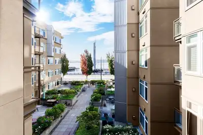 Best Waterfront Views Location Walk to Pike Market
