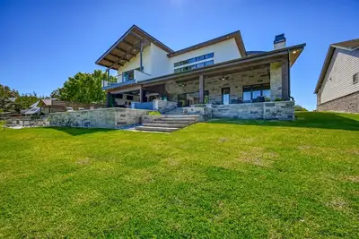 Image de Best Arm Of The Lake! 6 Br/5 1/2 Ba, Sleeps 14, Pool/Spa, Covered Dock W Lift