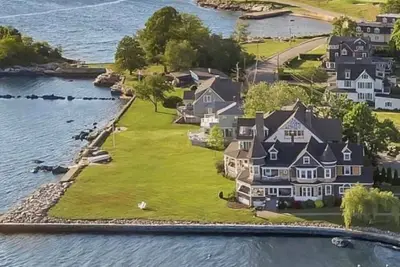 Image de Grand Historic Waterfront Estate