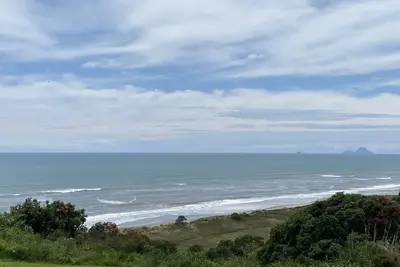 Image de Beachfront Pacific - Rustic Coastal - Guest Suite.