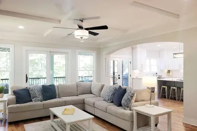 Image de Lake luxury, Sleeps 16, 3800+ sq/ft