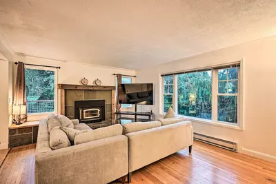 Image de Cozy Redmond Retreat: Spacious Deck & Yard!