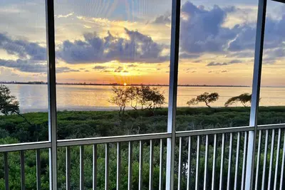 Image de New Listing- Bayfront View of Amazing Sunsets over Anna Maria Island