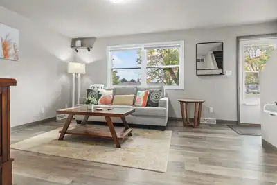 Image de Cozy Townhome w/ Garage in Appleton