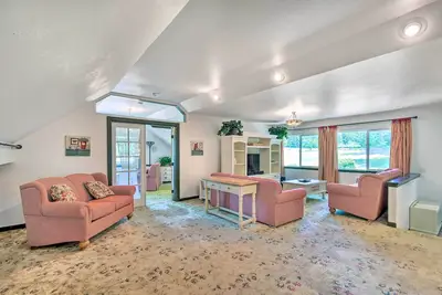 Image de Chehalis Retreat w/ Scenic Views!