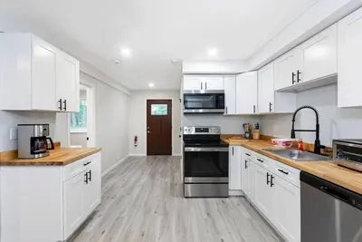 Image de 3 Beds | 10 mins to Beach | Portsmouth | Hampton*