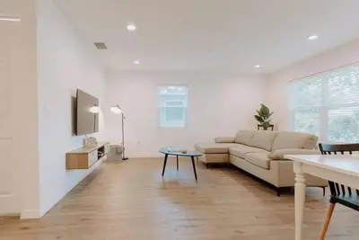 Image de Modern Top Floor Rental Unit near Anna Maria Island