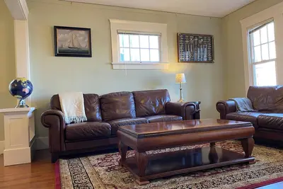Image de Historic Downtown Riverview Flat, No. 1