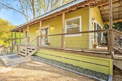 Image de Lovely Toledo Bend Studio w/ Scenic Views!