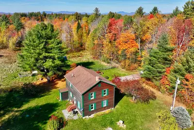 Image de Elmore Meadows: 3 br, peaceful country setting, wood stove, a/c, firepit!