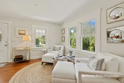 Image de Chatham Village Charmer. Walk to Beach and Town: 031-Cdr