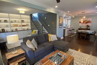 Image de Updated 3 story historic home in Gordon Square