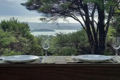 Image de Te Oneroa Hill, 5 acres of native park with wonderful sea view.