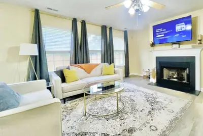 Office ★ Spacious Oasis★for 8