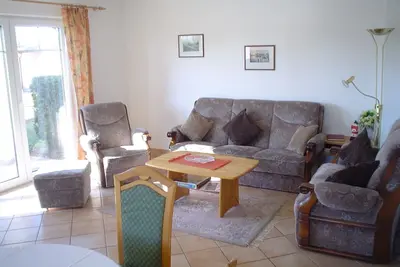 Image de Comfortable vacation apartment in the Parkresidenz am Hafen in Zingst with terrace