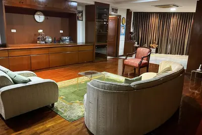 Image de Spacious 3 Bedroom Condo near 2 Malls, Bts Sky train and Park