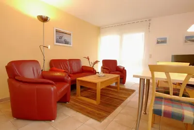 Image de Comfortable vacation apartment in Zingst, 50 m to the beach, terrace and garden view