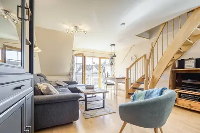 Image de Comfortable Windrose vacation apartment with balcony, pool and garden view in Zingst