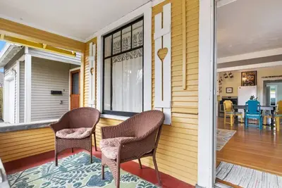 Image de Charming 1909 St Johns Bungalow