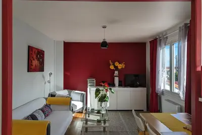 Image de Appartement cosy avec terrasse et jardin privatif, à 5 min du centre-ville de Barbezieux.