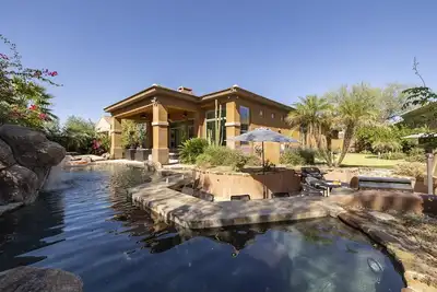 Image de Scottsdale Desert Oasis w/ Pool, Putting Green & Outdoor Lounge | Sandflower