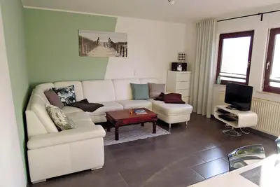 Image de Beautiful detached vacation home with furnished south-facing terrace and stone barbecue!