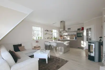 Image de Central but quietly located apartment near the beach!