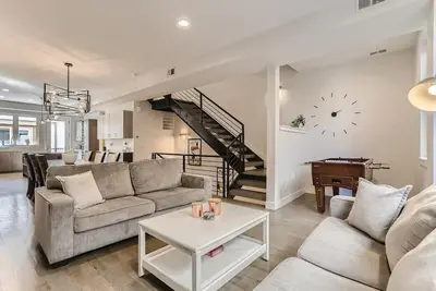 Image de 4br Upscale Townhome / Roof Top w/ Skyline Views