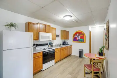 Image de Bright Yankton Apartment Near Meridian Bridge