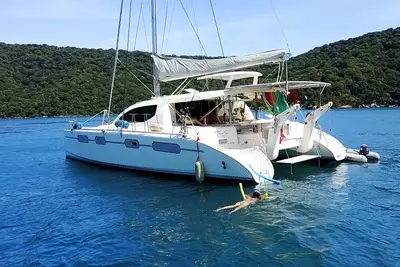 Image de Amazing Sailboat Vacation! All-Inclusive Catamaran Charter Roatan