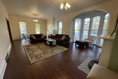 Image de Historic Home in Downtown Ottawa and minutes from Starved Rock!
