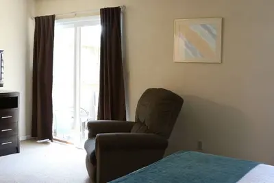 Image de Cozy 2br Townhouse with a Short Ride Away from Henry Clay Furnace