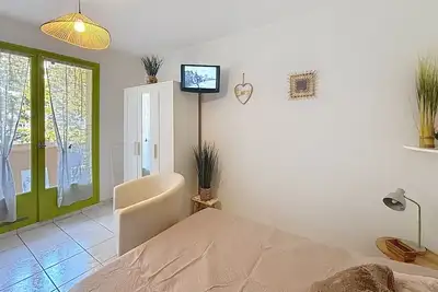 Image de A 5 minutes des thermes, Beau studio dans résidence avec ascenseur