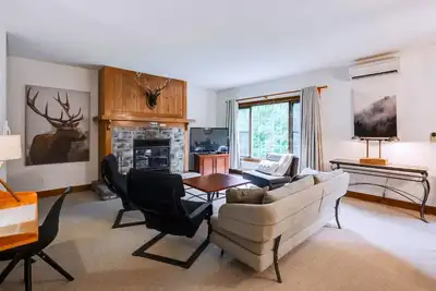 Image de On the mountain, Ski-in/out in nature