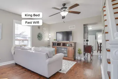 Image de Steps to Southeast Hospital - Fast Wifi - King Bed
