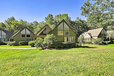 Image de Sapphire Corner Unit Townhome ~ 1 Mi to Lake!