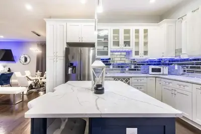 Image de Luxury 4br With New Pool