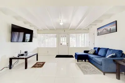 Image de North Miami Getaway Near Downtown!